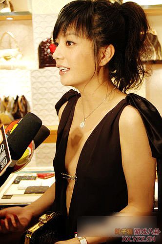 娱圈女星低胸露豪乳火辣出位